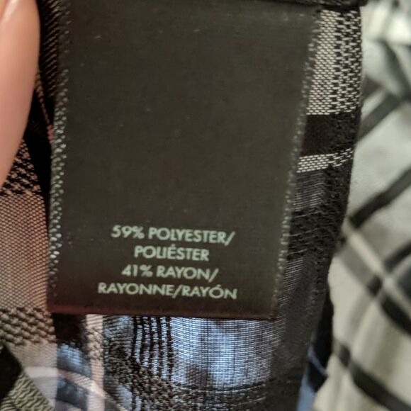 ANN Taylor Black/White Buffalo Check Top Size Medium - Picture 7 of 7